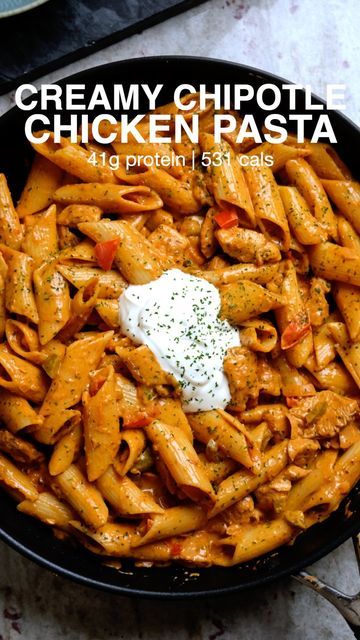 The Good Bite on Instagram: "Creamy Chipotle Chicken Pasta 👌 my favourite high protein pasta dish Save this recipe for later 🙏🙏 Here’s your shopping list: 500g of chicken breast- diced. Chipotle fajita seasoning, to taste. 1/2 tbsp of chipotle paste. 1/2 tbsp of extra virgin olive oil. Salt and pepper, to taste. 300g of penne 1 onion - finely chopped. 2 bell peppers - finely chopped. 4 tbsp of light cream cheese. Tbsp of tomato puree. 1/2 tbsp of chipotle paste. Tsp of garlic granules. Tsp of smoked paprika. Tsp of dried parsley. A handful of cherry tomatoes. 30g of light cheddar. Full recipe is on our website. Link in bio. #TheGoodBite #Sticky #Korean #Popcorn #Chicken #Fakeaway #LightBites #Airfryer #Series #HighProtein #Food #Delicious #Easy" Cheesy Chipotle Chicken Pasta Crockpot, Chipotle Chicken Pasta Recipe, Cheesy Chipotle Chicken Pasta, Sides For Chipotle Chicken, Chipotle Paste Recipes, Creamy Chipotle Chicken Pasta, Chipotle Pasta Recipes, Creamy Chipotle Pasta, Chipotle Pepper Recipes