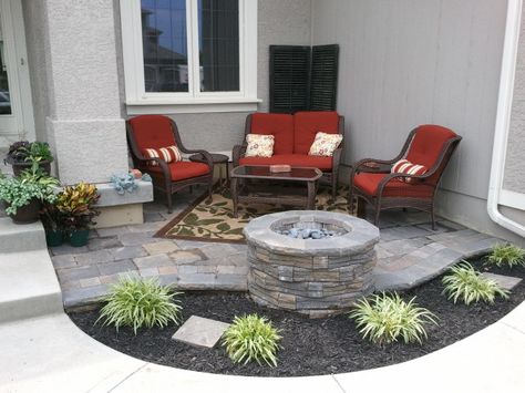 Front Patio with gas firepit Black Patio Furniture, Patio Furniture Layout, Backyard Patio Furniture, Front Yard Patio, Cheap Patio, Front Courtyard, Budget Patio, Front Patio, Outdoor Patio Furniture Sets