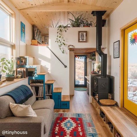 Wohne Im Tiny House, Tiny House Interior Design, Tiny House Loft, Tiny House Inspiration, Full Of, Ready For, Tiny House Decor, Tiny Spaces, Tiny House Interior