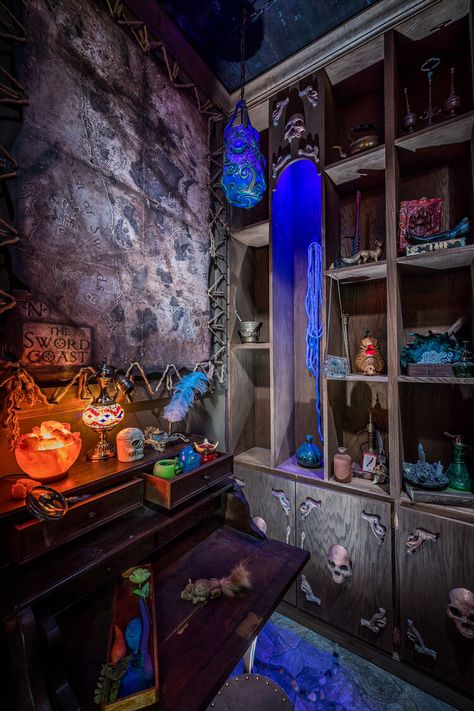 Dungeons & Dragons — Morrone Interiors Dungeon Game Room, Dnd Themed Room, D&d Game Room, Fantasy Maximalism, Dnd Room Ideas, Dungeons And Dragons Room, Castle Dungeon, Dnd Decor, Game Lounge