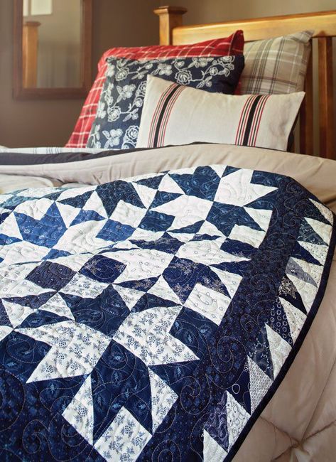 Patterns for Blue Quilts Blue Quilts Ideas, Scandinavian Quilts, Winter Sewing Projects, History Of Quilting, Patchwork Ideas, Two Color Quilts, Straight Line Quilting, Classic Quilts, Quilt Square