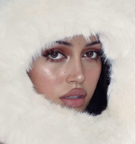 Cindy Wolfie, Snow Makeup, Kimberly White, Winter Princess, Cindy Kimberly, Winter Makeup, Blogger Girl, Makeup For Brown Eyes, Girls Makeup