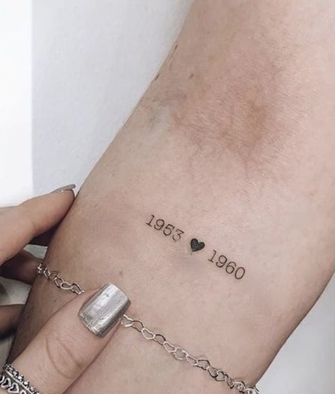 Tato Henna, Date Tattoos, Remembrance Tattoos, Writing Tattoos, Petite Tattoos, Inspiration Tattoos, Bff Tattoos, Small Hand Tattoos, Video Tiktok