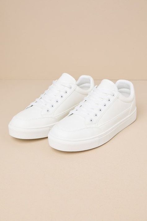 White Shoes Low Heel, Axo Philanthropy, Cute White Shoes, Leather Sneakers Outfit, Thrift Bundle, Tennis Shoes Womens, Classic White Sneakers, Mom Fits, Basic Clothes