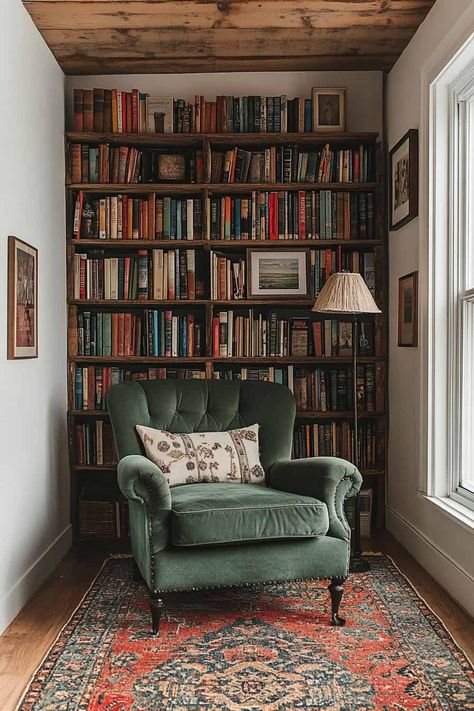 European Home Library, Small Study Library, Small Home Library Office Study, Small Library Shelves, Entryway Reading Area, Bedroom Bookshelves Master, Small British House Interior, Small Basement Library, Home Library Classic