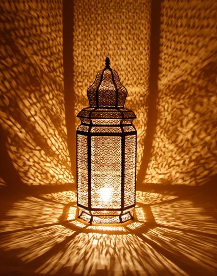 Moroccan floor lamp Moroccan Floor Lamp, Diy Floor Lamp, Indoor Floor Lamps, Moroccan Furniture, Moroccan Lighting, Floor Lamp Bedroom, Moroccan Floor, Toilet Room, Moroccan Lamp