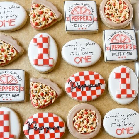 Pizza Sugar Cookies Decorated, Pizza Cookies Decorated, Pizza Cookies, Sugar Cookie Pizza, First Birthday Cookies, Cookie Pizza, Sugar Cookie Royal Icing, Cookie Art, Edible Art