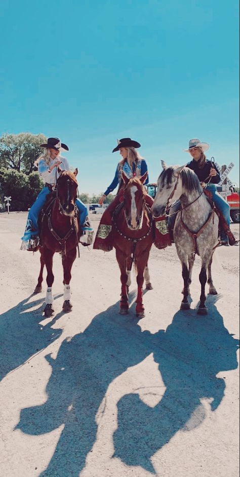 High School Rodeo, Western Horses, 4th Of July Parade, Jr High, Team Roping, Dream Horse, Rodeo Queen, Western Horse, Junior High School