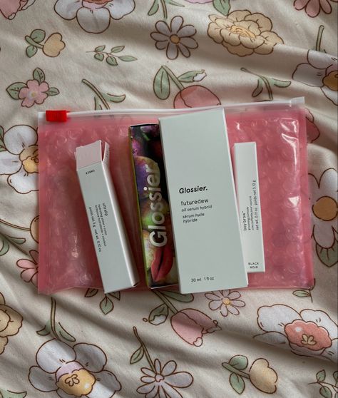 glossier princess pink aesthetic products pink pouch balm dotcom Glossier Pouch, Princess Pink Aesthetic, Glossier Pink Pouch, Pouch Aesthetic, Aesthetic Products, Pink Pouch, Glossier Pink, Balm Dotcom, Pink Aesthetic