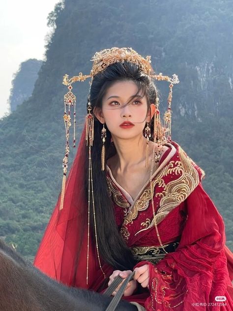 Chinese Royalty Aesthetic, Chinese Concubine, Korean Royalty, Chinese Hanfu Princesses, Chinese Queen, Japanese Royalty, Chinese Royalty, Asian Royalty, Princess Of China