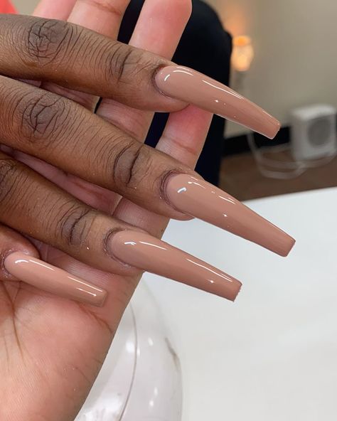 #ninjanailedit 🗡💅🏾 on Instagram: “before i was Xtra AF, i was definitely a nude gyal! nude polishes & acrylics are my first love 😩😍 i love this color #nails…” Brown Acrylic Nails, Exotic Nails, Long Acrylic Nails Coffin, Long Square Acrylic Nails, Coffin Nails Long, Bling Acrylic Nails, Girls Nails, Acrylic Nails Coffin, Square Acrylic Nails