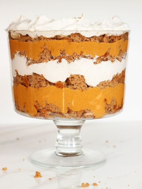 Spice Cake Trifle, Maple Cinnamon Whipped Cream, Christmas Trifle Recipes, Trifle Bowl Recipes, Pumpkin Trifle, Cake Trifle, Pumpkin Butterscotch, Christmas Trifle, Butterscotch Cake