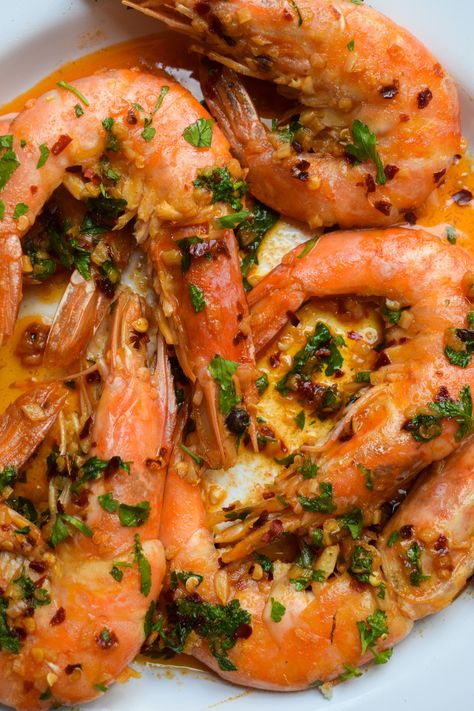 King Prawn Recipes, King Prawns, Gourmet Chicken, Garlic Prawns, Tapas Dishes, Best Seafood Recipes, Prawn Recipes, Infused Oil, Stuffed Shells Recipe