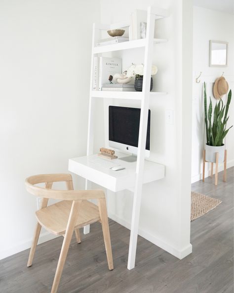 Small Apartment Office, Small Home Office Decor, Small Room Desk, Room Ideas For Men, Living Room Workspace, Guys Room Aesthetic, Room Ideas For Men Bedroom, Men Bedroom, Home Office Decor Ideas