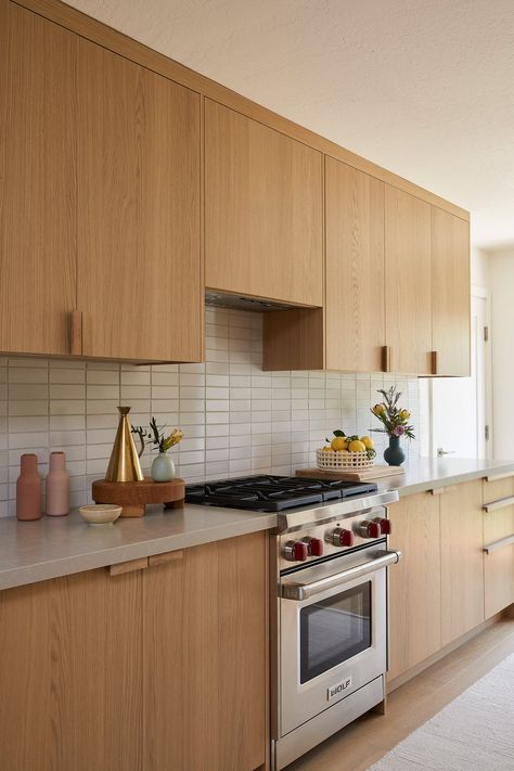 Willow Glen Minimalist — CL Studio Floating Shelves Design, White Oak Cabinets, Heath Tile, Airy Kitchen, Custom Floating Shelves, Mcm Kitchen, Kitchen Wrap, Austin Photography, Shelves Design