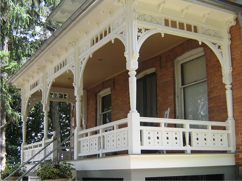 Folk Victorian Porch, 1890s Farmhouse, Italian Motifs, Victorian Front Porch, Victorian Home Exterior, Porch Trim, Brick Victorian, Victorian House Colors, Victorian Homes Exterior