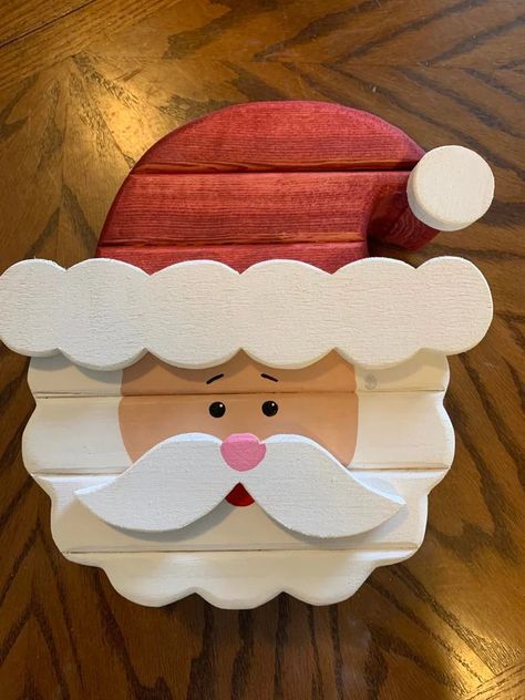 Regular Santa of Color Christmas Nativity Scene Diy, Wood Christmas Decorations, Christmas Diy Wood, Wood Craft Patterns, Wooden Christmas Crafts, Christmas Crafts To Sell, Santa Crafts, Christmas Artwork, Wooden Santa