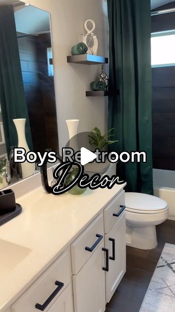 Male Bathroom Ideas Decor, Green And Black Bathroom Ideas, Teen Boys Bathroom Ideas, Men Bathroom Ideas, Boys Bathroom Ideas Teenagers, Unisex Kids Bathroom Ideas, Mens Bathroom Ideas, Boys Bathroom Ideas, Restroom Decor Ideas