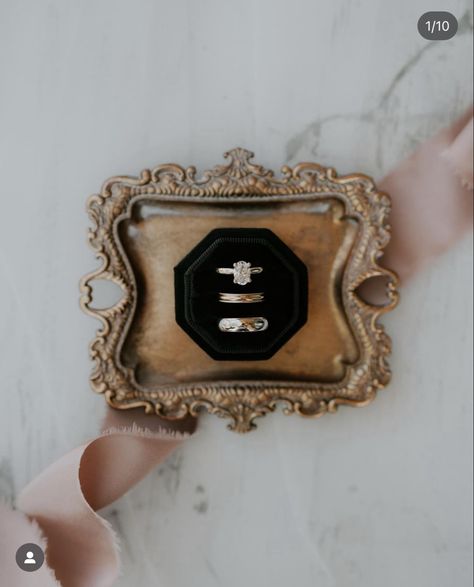 Ring Box Detail Shots, Fall Wedding Flatlay, Elopement Flat Lay, Flat Lay Wedding Details, Detail Photos Wedding, Wedding Photography Detail Shots, Wedding Detail Photos, Forest Green Wedding, Las Vegas Wedding Photography