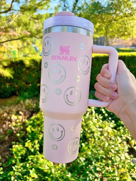 Water Bottle Decals Vinyls, Flowers Decal, Preppy Accessories, Trendy Water Bottles, Bottle Decals, Happy Smiley Face, Chino Hills, Cute Water Bottles, Stanley Tumbler