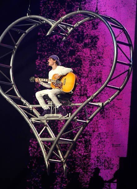 Justin Bieber My World Tour, Justin Bieber Singing, Justin Bieber Lockscreen, Justin Bieber My World, Justin Bieber Concert, Justin Baby, Justin Bieber Posters, Justin Bieber Images, Justin Bieber Wallpaper