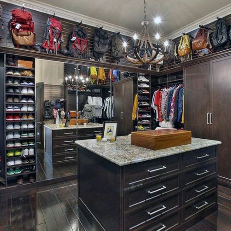 Organized Mens Closet With Island Cabinet In Middle Of Room Small Bedroom Ideas For Men Layout, Men Closet Ideas, Mens Closet Organization, Small Bedroom Ideas For Men, Master Closet Design, Closet Island, Luxury Mansions Interior, Closet Vanity, Walk In Closet Design