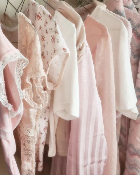 Pink Wardrobe, I'm Just A Girl, Pink Lifestyle, Rich Girl Aesthetic, Coquette Pink, Pink Life, Pink Coquette, Old Money Aesthetic, Pinterest Girls