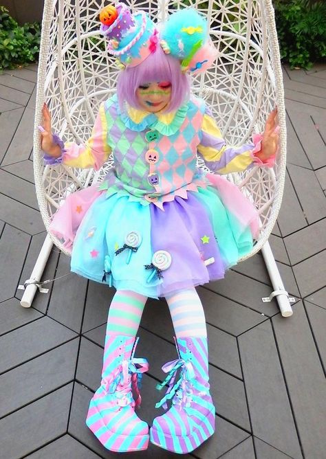 Candy Outfit Aesthetic, Pastel Crochet Top, Pastel Clowncore Fashion, Lotia Fashion, Decora Fashion Aesthetic, Clown Outfit Aesthetic, Pastel Clowncore, Decora Fashion Outfits, Clowncore Fashion