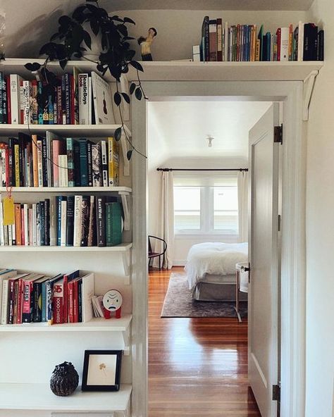 Top Of Stairs Landing, Painted Bookshelves, Top Of The Stairs, Living Room Redo, Built In Cupboards, Home Library Design, Bookshelf Design, Wall Bookshelves, Room Redo