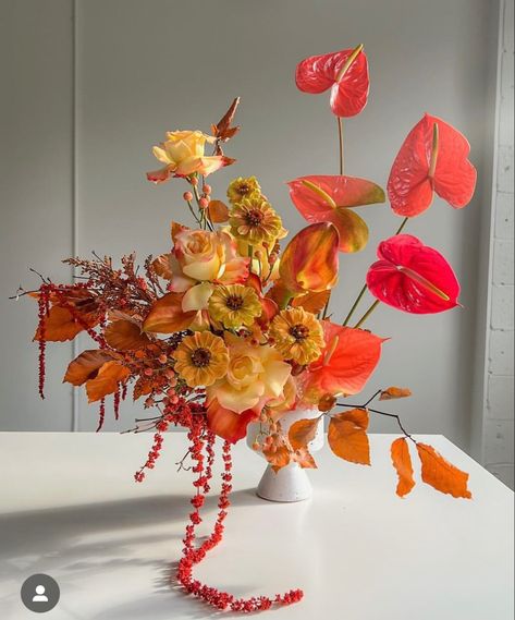 Torch Ginger Flower Arrangement, Orange Flower Table Arrangements, Persimmon Table Decor, Yellow And Orange Flower Arrangements, Surrealism Wedding, Orange Flowers Aesthetic, Orange Flower Arrangements, Yellow Floral Arrangements, Autumn Floral Arrangements