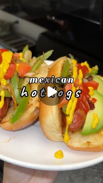 Jessica | Recipes & More 🌯 🌮🫔 on Instagram: "Mexican hotdogs for dinner. 😋  #mexicanhotdogs #recetasmexicanas #hotdogs #reels #fyp #explorepage #recetasfaciles" Mexican Hotdogs, Mexican Hot Dogs, Mexican Foods, Mexican Style, Healthy Snacks Recipes, Healthy Foods, Mexican Food Recipes, Hot Dogs, Tacos