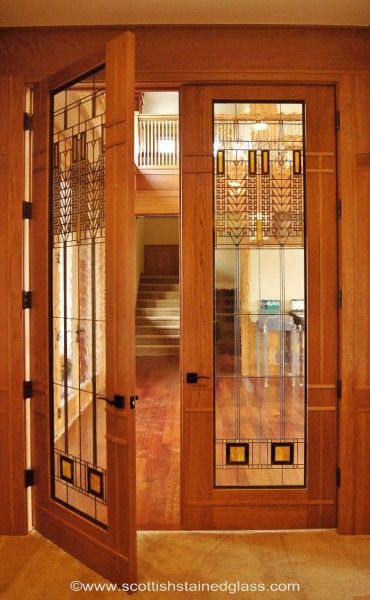 Frank Lloyd Wright Stained Glass, Frank Lloyd Wright Style, Arte Art Deco, Pintu Interior, Frank Lloyd Wright Design, Glazed Doors, Inside House, Craftsman Bungalow, Stained Glass Door