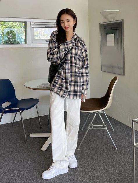 Plaid Shirt Korean Outfit, Korean Fashion Aesthetic, Drop Shoulder Blouse, Oversized Plaid Shirts, Outfit Street Style, Korean Outfit Street Styles, Classy Fits, Shirt Korean, Bts Inspired Outfits