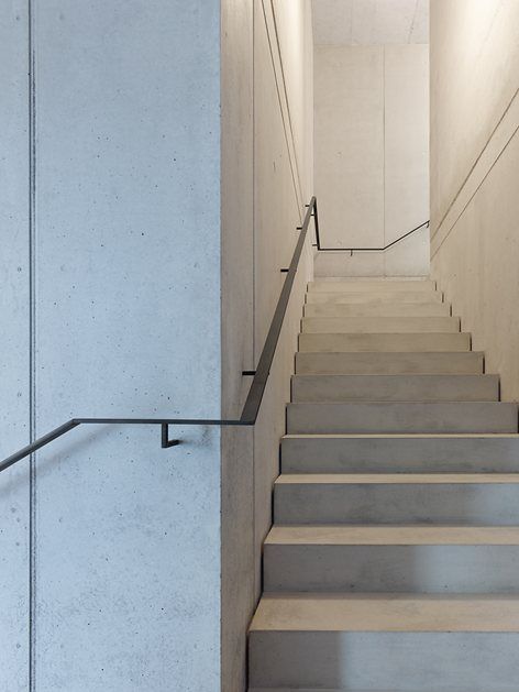 Haus I, Hard, 2014 - ARSP – Architekten Rüf Stasi Partner Wall Mounted Handrail, Metal Handrails, Staircase Handrail, Concrete Walls, Mix Use Building, Stair Handrail, Exposed Concrete, Clinic Design, Interior Stairs