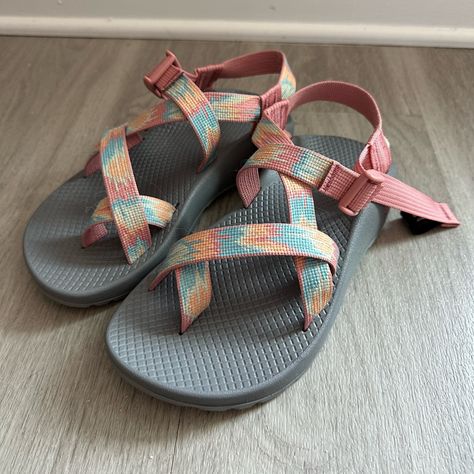 Brand New In Box, Never Worn! Chaco Z2 Classic Sandal, Women’s 6 Wide, Aerial Rosette. Granola Girl Shoes, Camp Aesthetic, Granola Aesthetic, Cutest Shoes, Collage Material, Wide Sandals, Wishlist 2024, Clothing Wishlist, Chacos Sandals