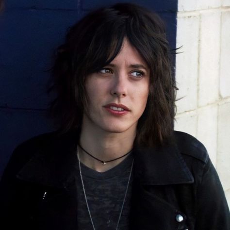 Shane L Word Hair, Shane Mccutcheon Season 5, Shane Mccutcheon Icon, Shane The L Wold, Shane Mccutcheon Aesthetic, Shane Mccutcheon Hair, Shane Mccutcheon Style, The L Word Shane, The L Word Aesthetic