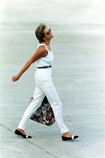 Estilo Kate Middleton, Princess Diana Fashion, Princess Diana Family, Prinz William, Princes Diana, Diana Fashion, Lady Diana Spencer, Charlotte Casiraghi, Diana Spencer