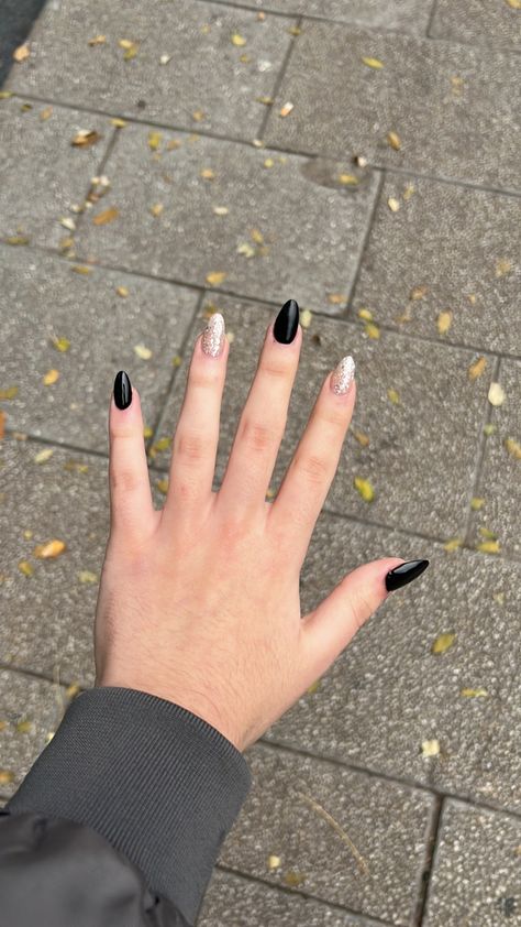 black and silver glitter nails almond point trendy nails 2022 Taylor Swift Concert Nails Reputation, Reputation Nails Short, Reputation Taylor Nails, Taylor Swift Reputation Inspired Nails, Taylor Swift Nails Rep, Taylor Reputation Nails, Eras Tour Nails Reputation, Reputation Nail Ideas, Eras Tour Nail Ideas Reputation