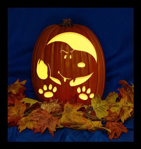 Pumpkin Carving Ideas Snoopy, Snoopy Pumpkin Carving, Snoopy Pumpkin, Vampire Pumpkin, Cute Pumpkin Carving, Pumpkin Carver, Halloween Pumpkin Carving Stencils, Creative Pumpkin Carving, Pumpkin Carving Designs