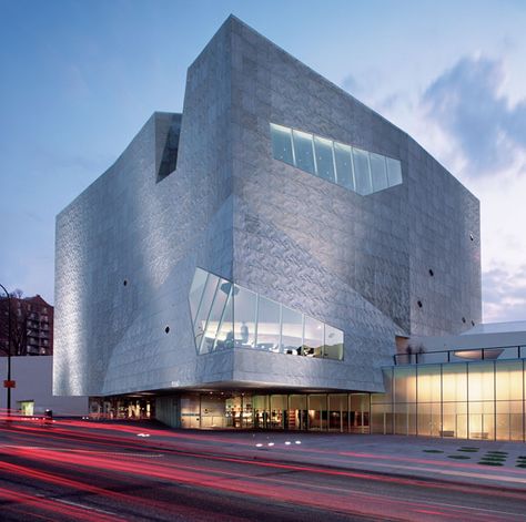 Walker Arts Center - Herzog & de Meuron - Minneapolis, MN Walker Art Center, Geometric Architecture, Walker Art, Performing Arts Center, Arts Center, Performing Arts, Art Center, Art Room, Performance Art