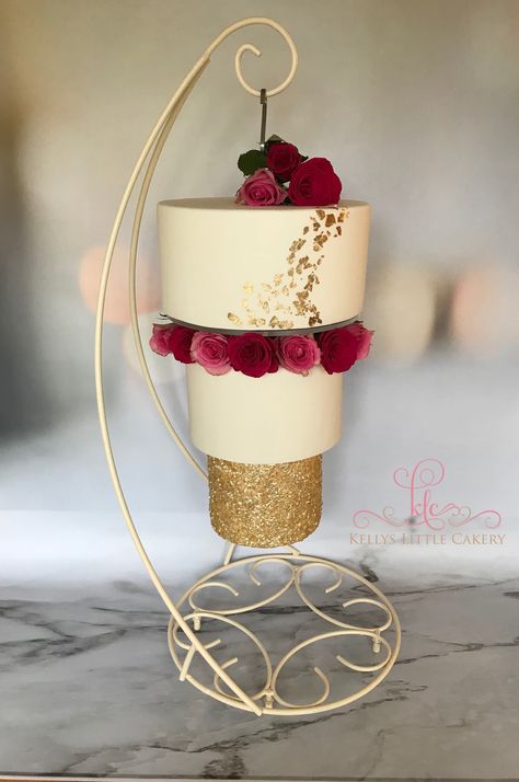 An upside down, hanging chandelier wedding cake! I call it..... The Maisy after my own daughter who is unique, and upside down at times! 😆 Upside Down Cake Wedding, Hanging Cake Wedding, Engagement Cake Designs Unique, Hanging Chandelier Wedding, Upside Down Wedding Cake, Chandelier Wedding Cake, Suspended Wedding Cake, Wedding Cake Chandelier, Wedding Buffet Table