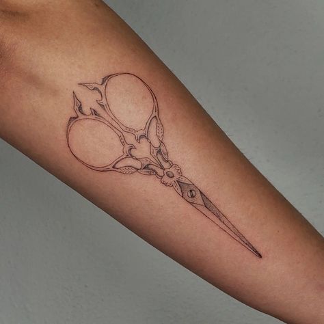 delicate stipple shading tattoo of intricate embroidery sewing scissors Sisscor Tattoo, Fancy Scissors Tattoo, Pretty Scissors Tattoo, Fabric Scissors Tattoo, Embroidery Scissors Tattoo, Tattoo Fashion Designer, Sewing Scissors Tattoo, Lobotomy Tattoo, Sewing Needle Tattoo