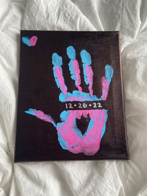 Painting With My Boyfriend, Couple Goal Painting, Couples Finger Painting, Hands On Canvas Couple, Couple Date Painting Ideas, Cute Painting Date Ideas, Relationship Hand Painting, Painting Ideas On Canvas Date Night, Hand Painting With Bf