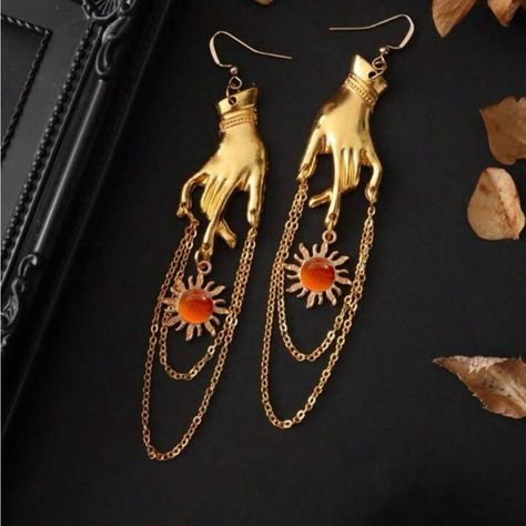 Wizard Jewelry, True Autumn, Ideal Closet, Boho Crystal, Moda Punk, Gold Sun, Estilo Punk, Hand Chain, Hanging Earrings