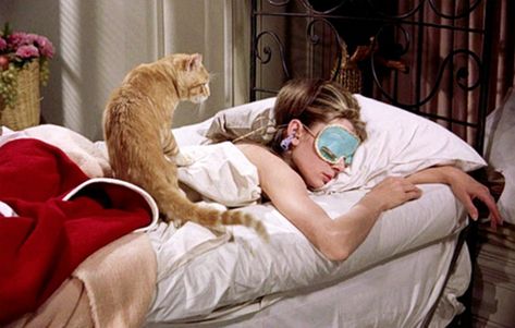 Blake Edwards, Holly Golightly, Basic Fashion, Septième Art, Breakfast At Tiffany's, Living Alone, Lazy Girl, Breakfast At Tiffanys, Diy Beauty Hacks