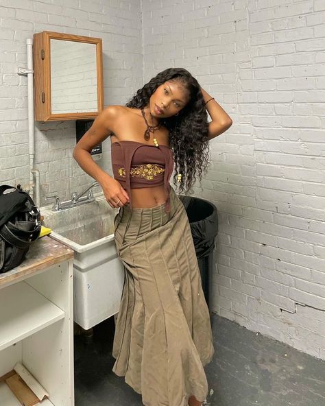 gem on Twitter: "… " Vacationcore Outfit, Black Women Brown Aesthetic, Retro Bohemian Fashion, Bohemian Birthday Outfit, Boho Clubbing Outfits, Brazilian Summer Style, Retro Boho Outfits, Bohemian Style Aesthetic, Boho Style On Black Women