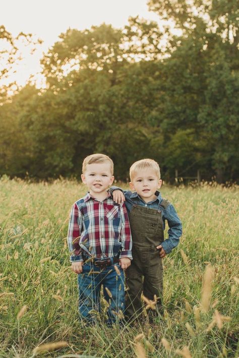 Brother photography, little boy photos, Kentucky photography, family pictures, little boy poses, fall photography, two arrows photography Brother Photography, Brother Poses, Sunrise Shoot, Kentucky Photography, Sibling Photography Poses, Brother Pictures, Brothers Photography, Kids Playroom Ideas, Foto Kids