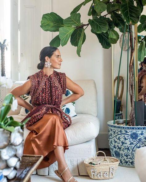 Rebecca de Ravenel on Instagram: "Chez Filipa @filipa_de_abreu in a new Favorite Flower 🌼 @shoprebeccaderavenel 📸 @louiethain" Classic Boho Style, Business Portrait Photography, Rebecca De Ravenel, Polished Casual, Favorite Flower, Street Style Summer, Summer Chic, Festival Looks, Boho Summer