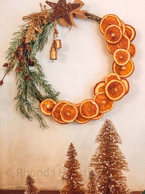 Dried Orange Wreath, Julkransar Diy, Cheap Farmhouse, Orange Wreath, Porch Christmas, Easter Wishes, Natural Christmas, Christmas Wreaths Diy, Noel Christmas