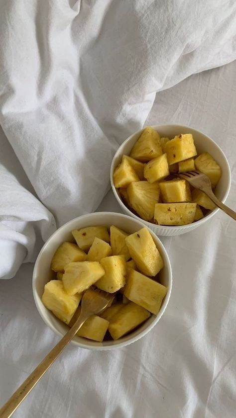 Pineapple Core, Prettiest Celebrities, Pasti Sani, Meal Of The Day, Healthy Food Motivation, Healthy Lifestyle Food, Nutritious Breakfast, Food Goals, Food Is Fuel